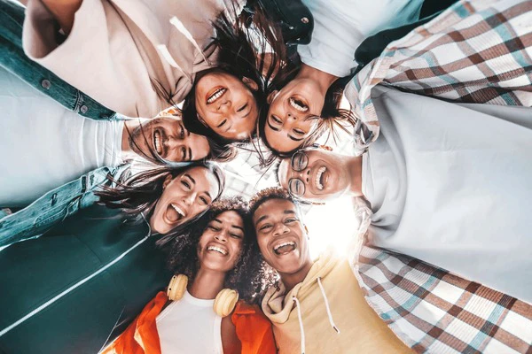 Conocer Personas: Oportunidades en el Mundo Virtual